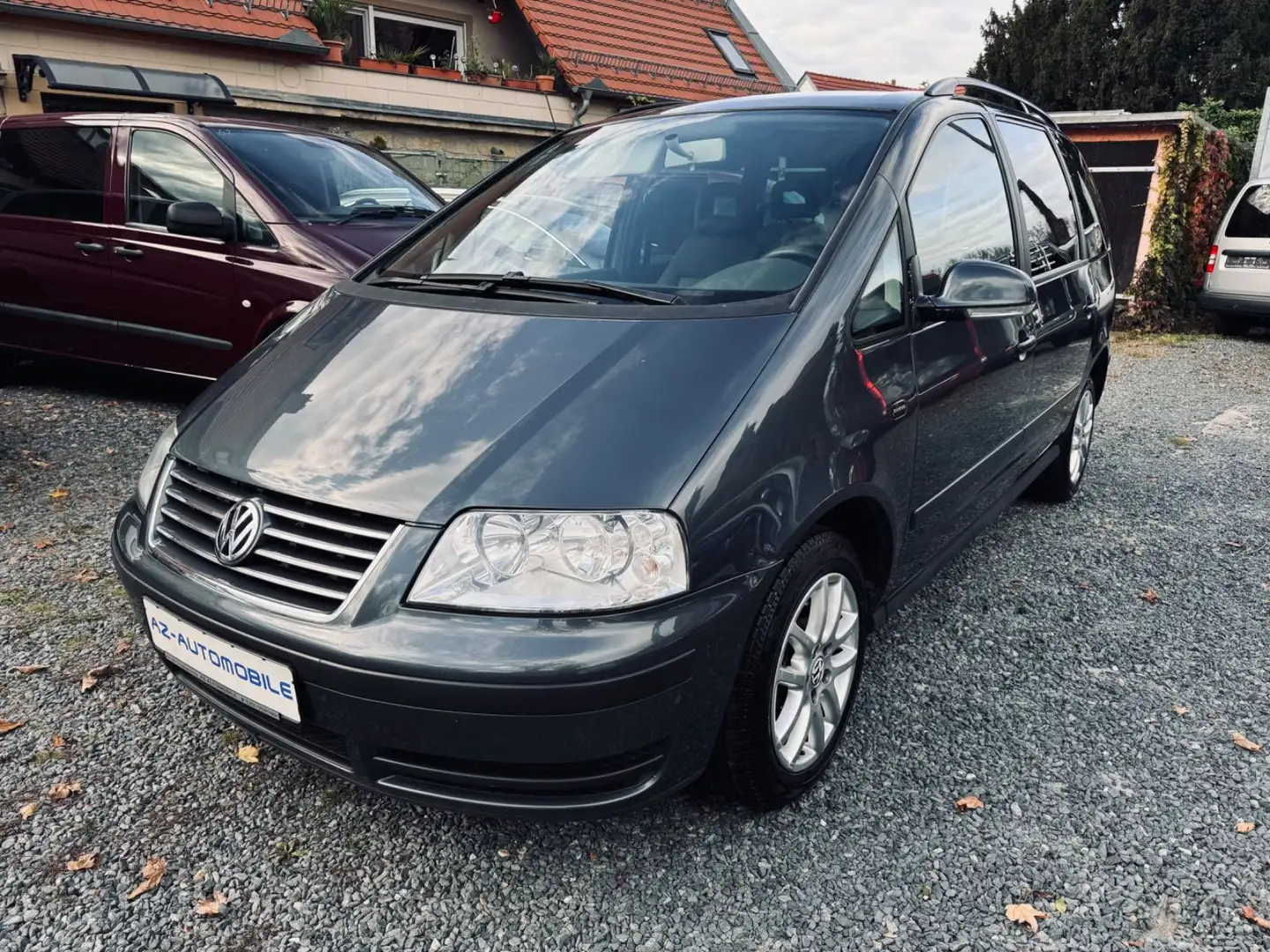 Volkswagen Sharan Trendline 1.9TDI, Automatik, 7 Sitzplätze Grau - 1