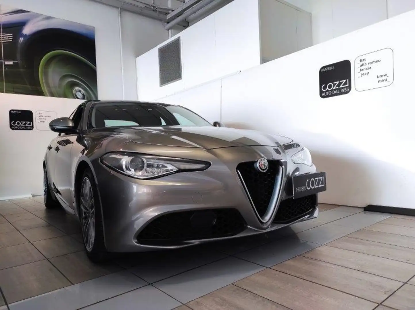Alfa Romeo Giulia (2016) - Giulia 2.2 Turbodiesel 150 CV AT8 Super Grigio - 1