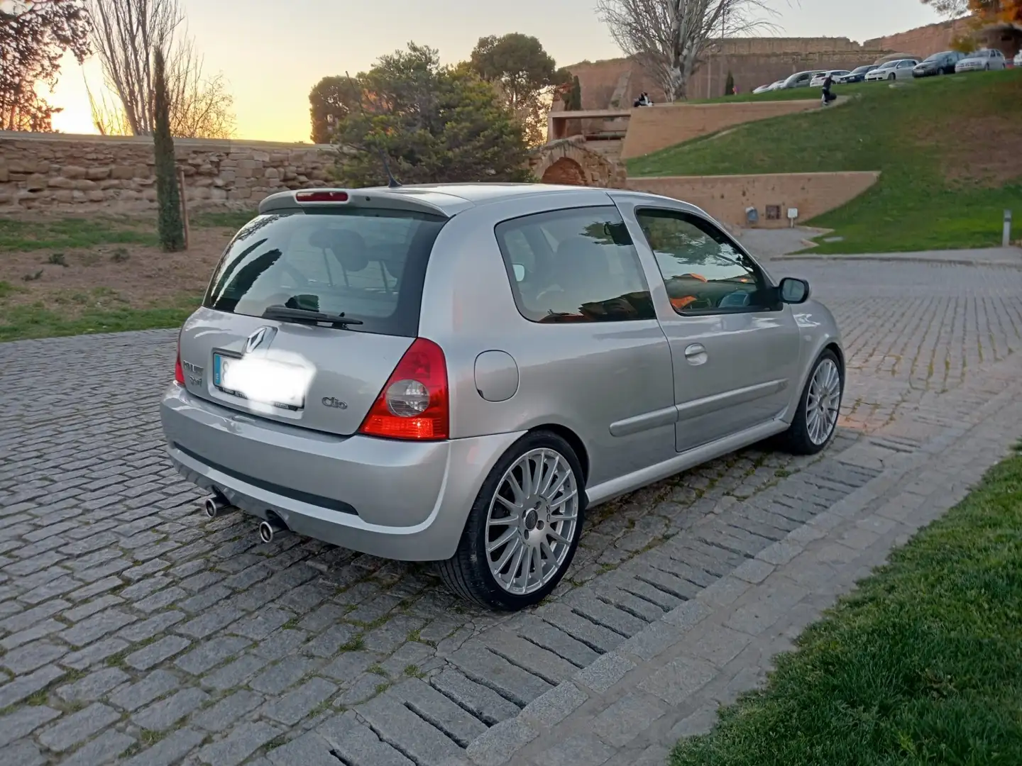 Renault Clio 2.0 16v Sport - 2
