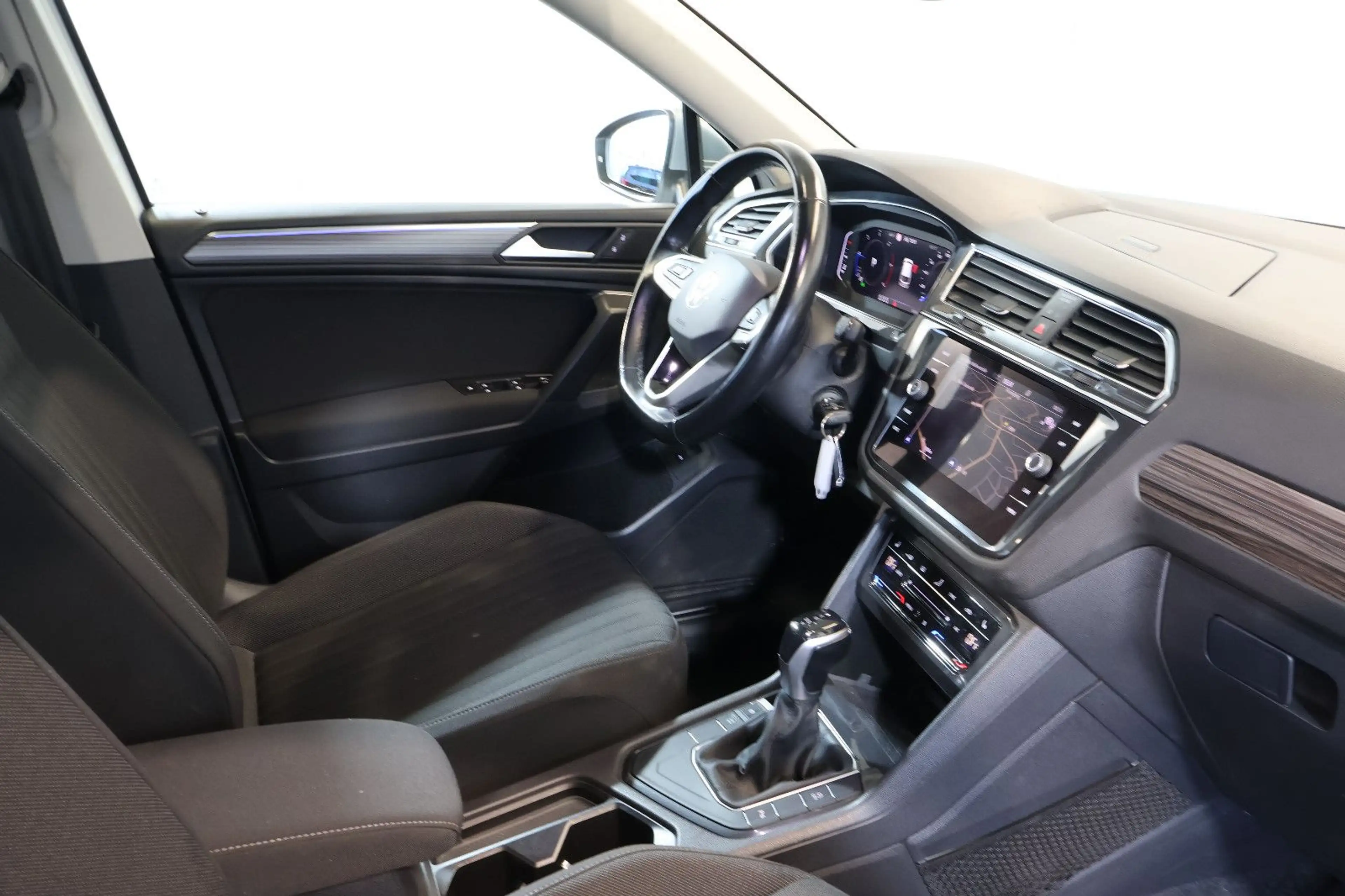 Volkswagen Tiguan Allspace 2.0 TDI Life HUD+AID+KAM+LED+AHK — photo 13