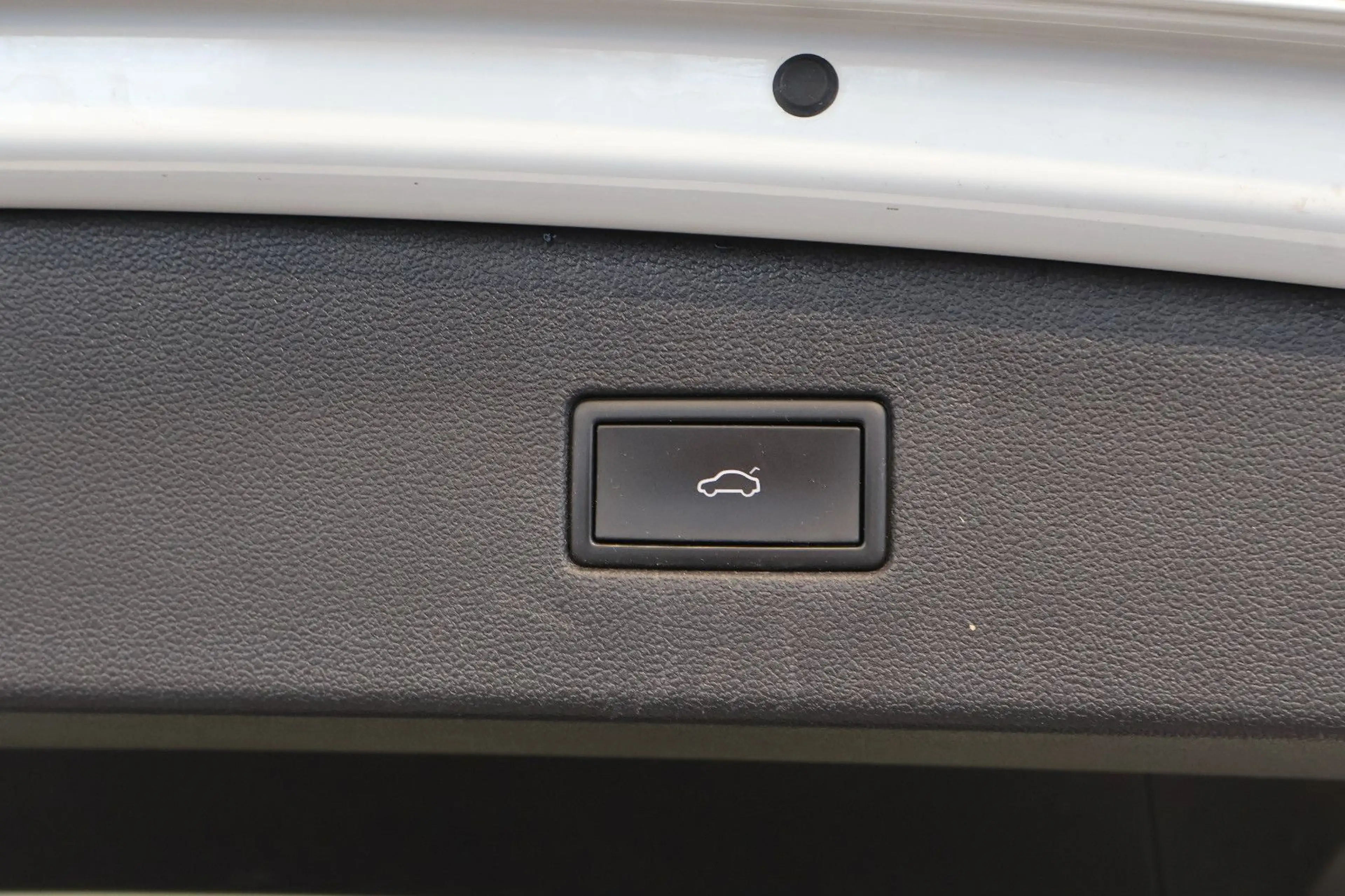 Volkswagen Tiguan Allspace 2.0 TDI Life HUD+AID+KAM+LED+AHK — photo 15