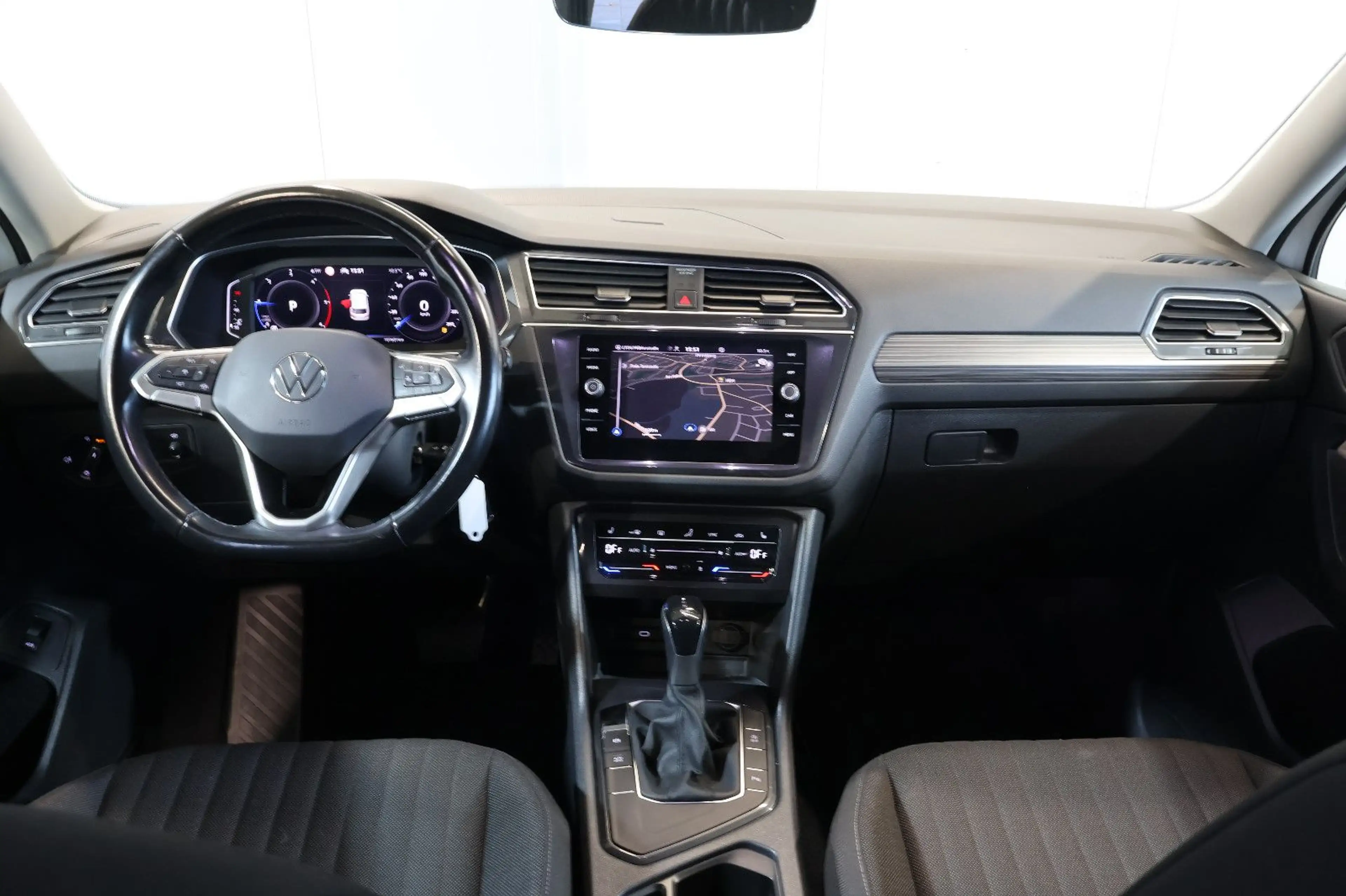 Volkswagen Tiguan Allspace 2.0 TDI Life HUD+AID+KAM+LED+AHK — photo 7