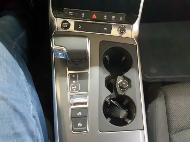 Audi A6 view 10