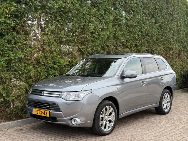 Mitsubishi Outlander 2.0 PHEV Instyle Camera Trekhaak
