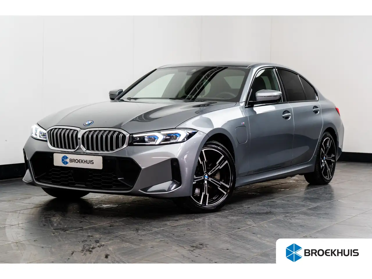 BMW 330