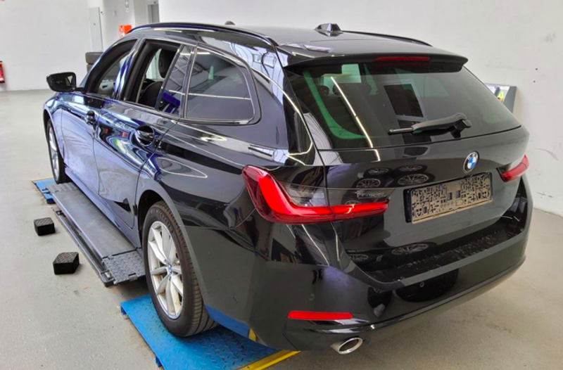 BMW 318 d Touring Aut. CAM/LED/MULTI/ACC/SPUR/KEYGO — photo 4