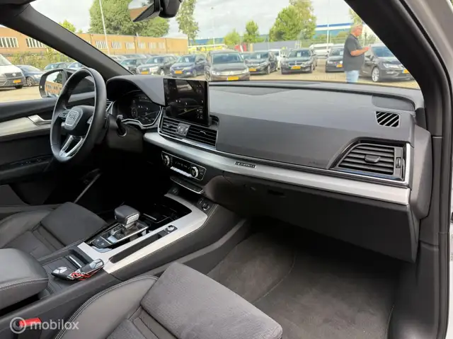 Audi Q5 view 15