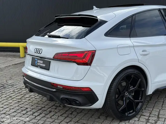 Audi Q5 view 10