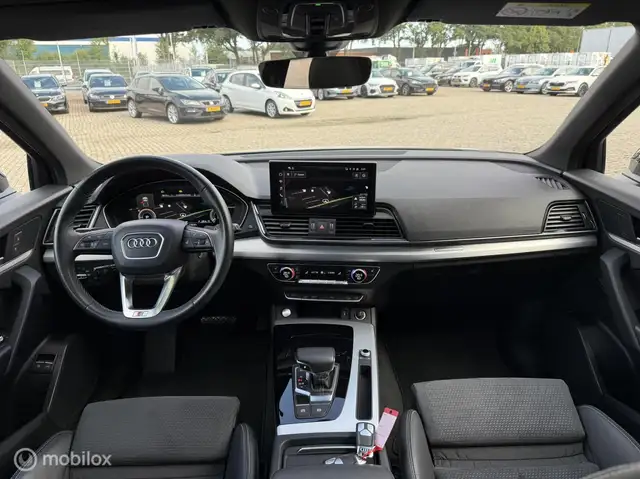 Audi Q5 view 2