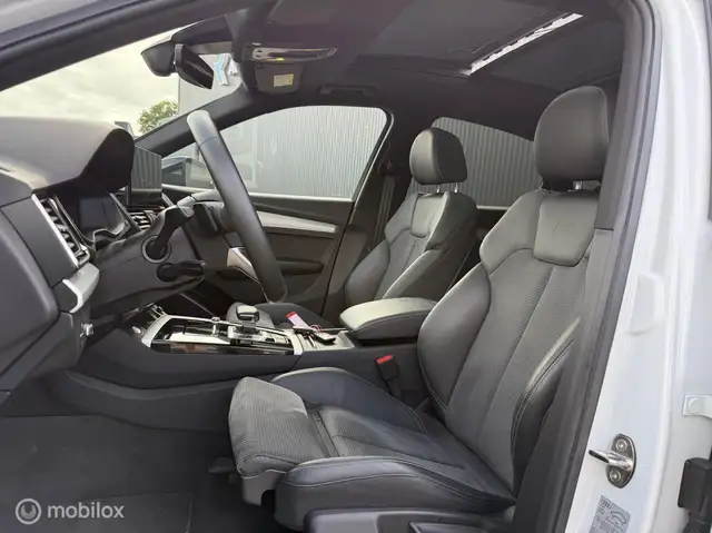 Audi Q5 view 4