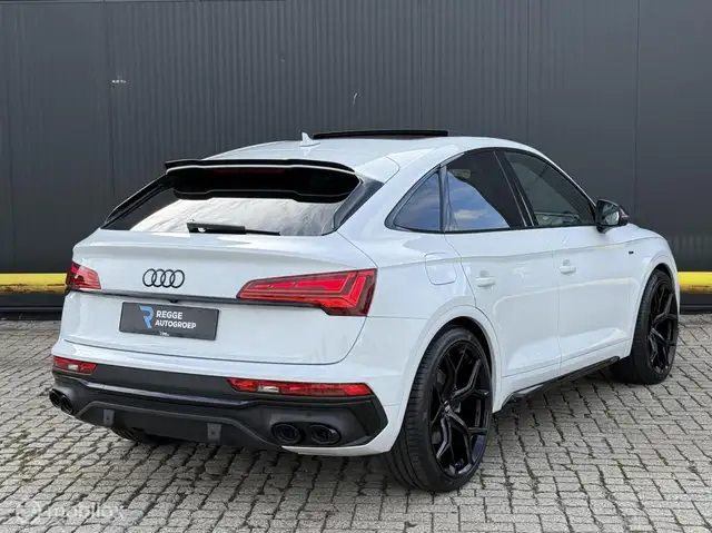 Audi Q5 view 3