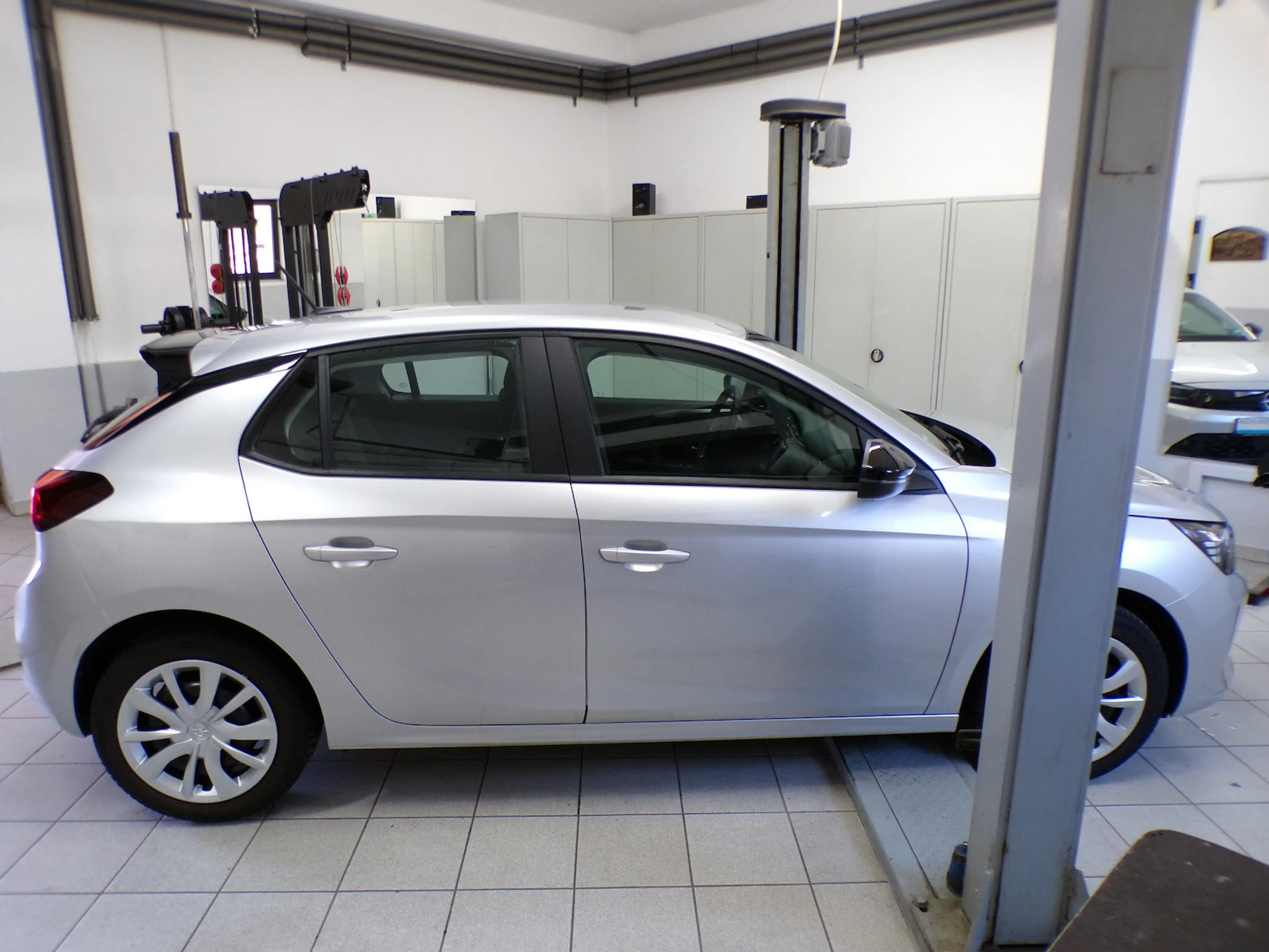 Opel Corsa Basis 1. Hand Scheckheft Garantie — photo 10