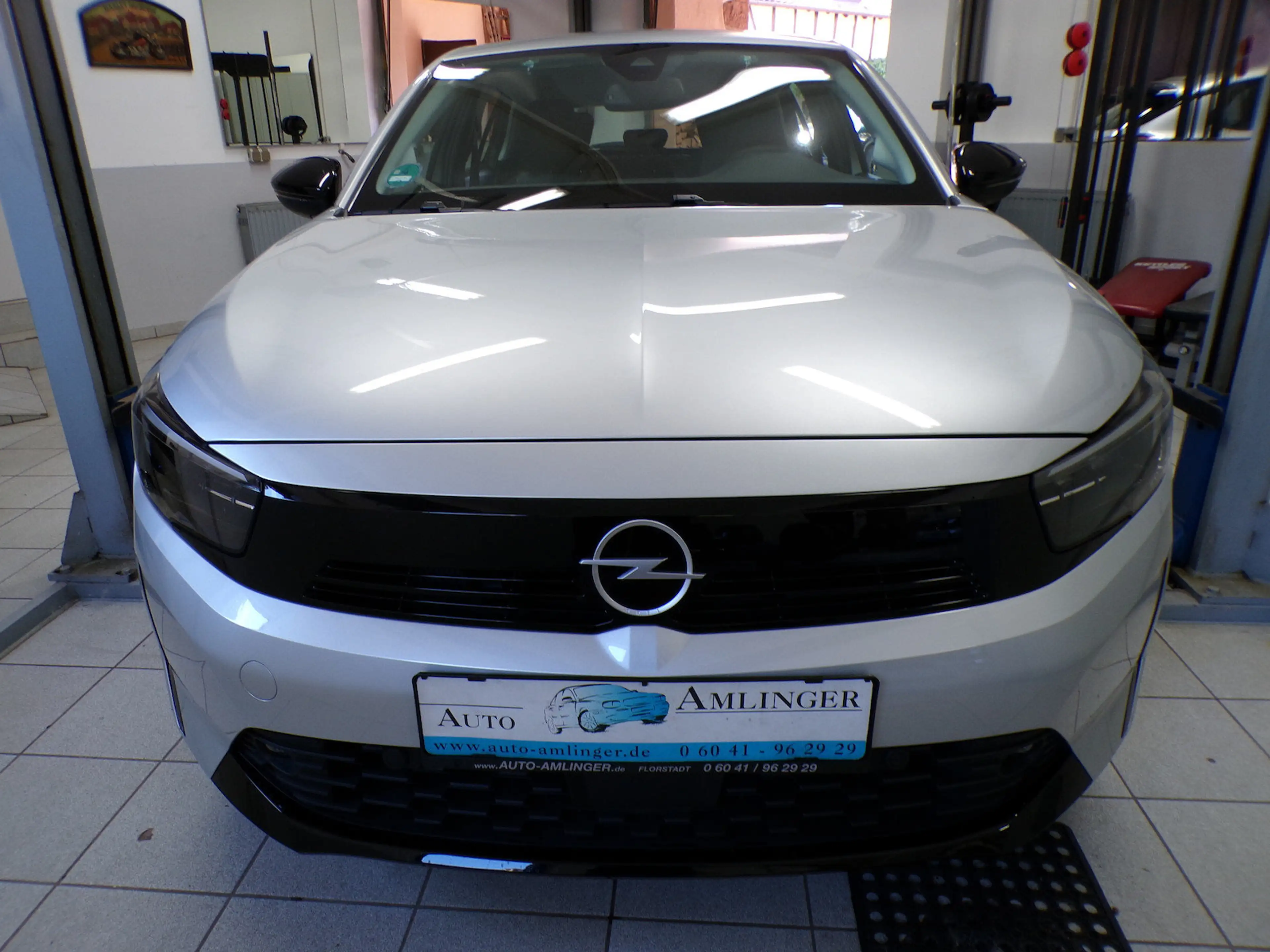 Opel Corsa Basis 1. Hand Scheckheft Garantie — photo 3