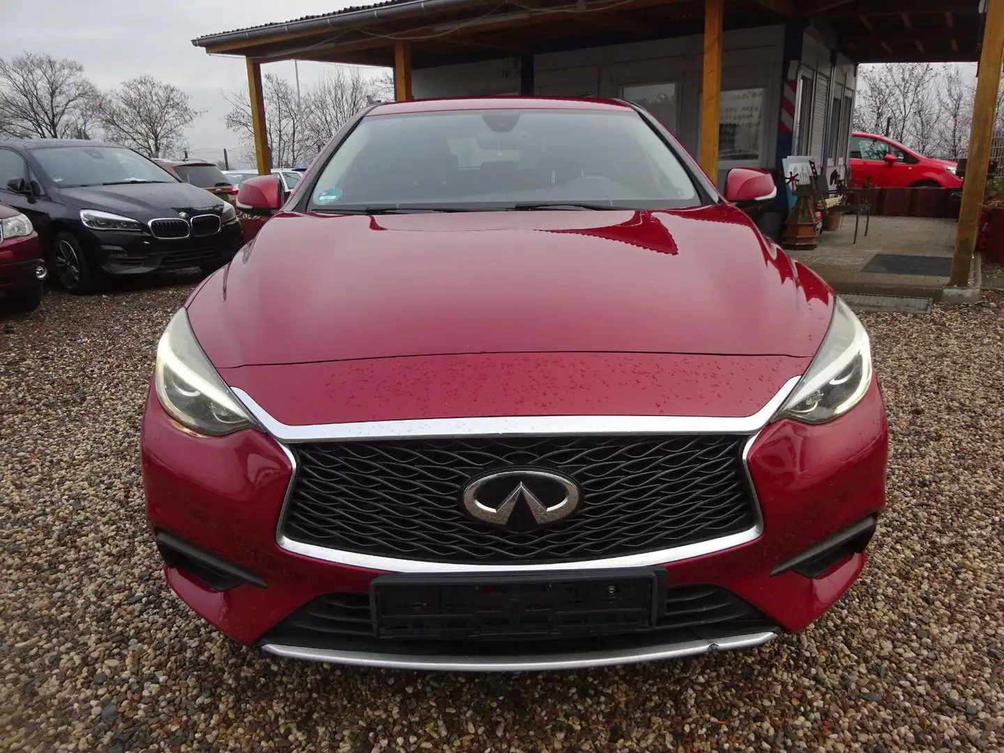 Infiniti Q30 1.5 d City Black Edition Rot - 2