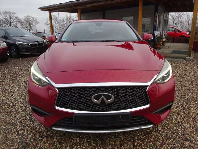 Infiniti Q30 1.5 d City Black Edition