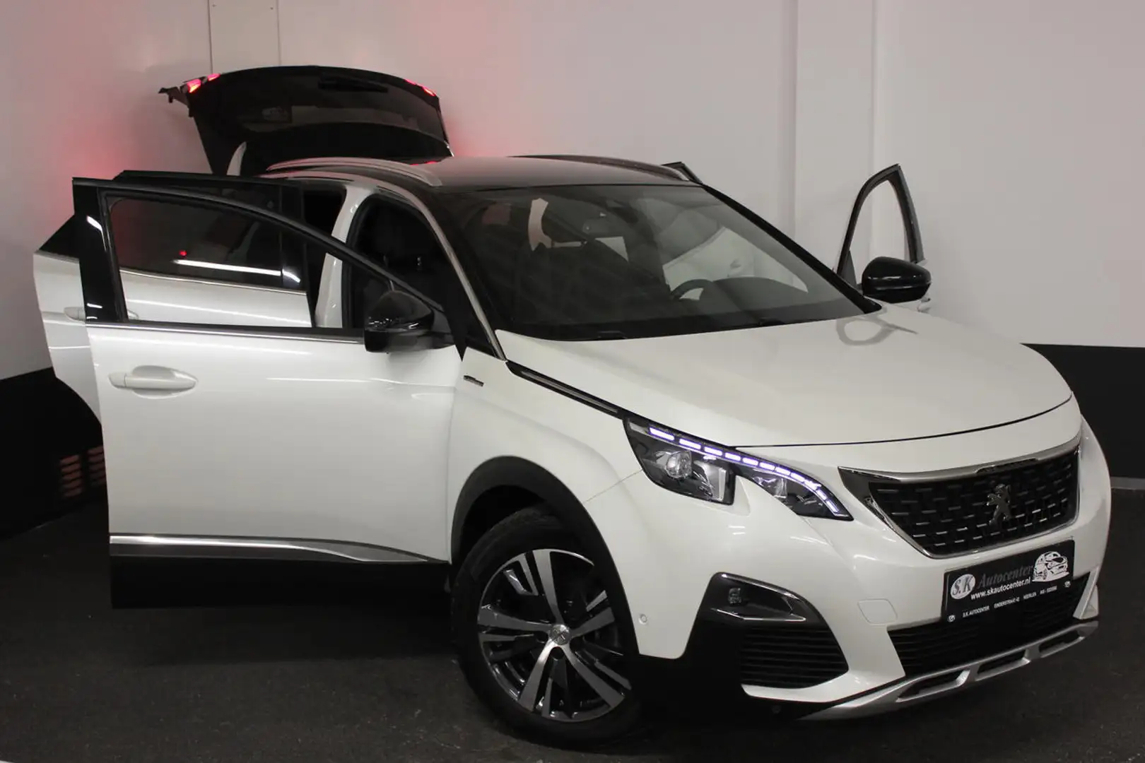 Peugeot 3008 GT-LINE 130PK PARELMOER SCHITTEREND MODEL. Wit - 2