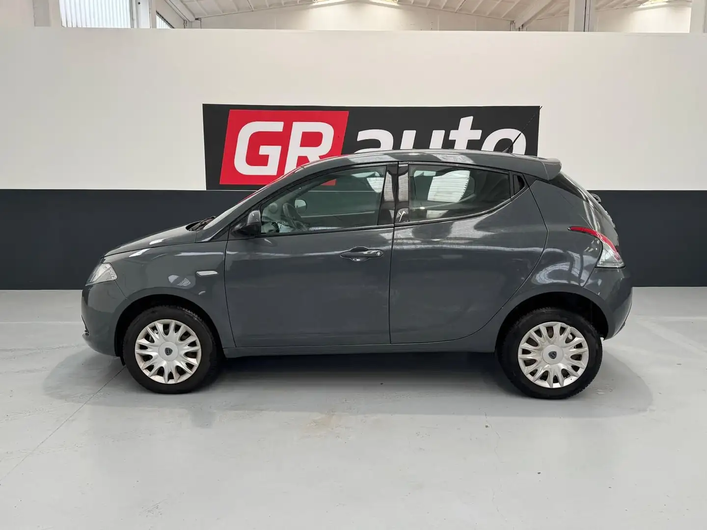 Lancia Ypsilon Ypsilon 0.9 TwinAir 5 porte Metano Ecochic Gold - 2