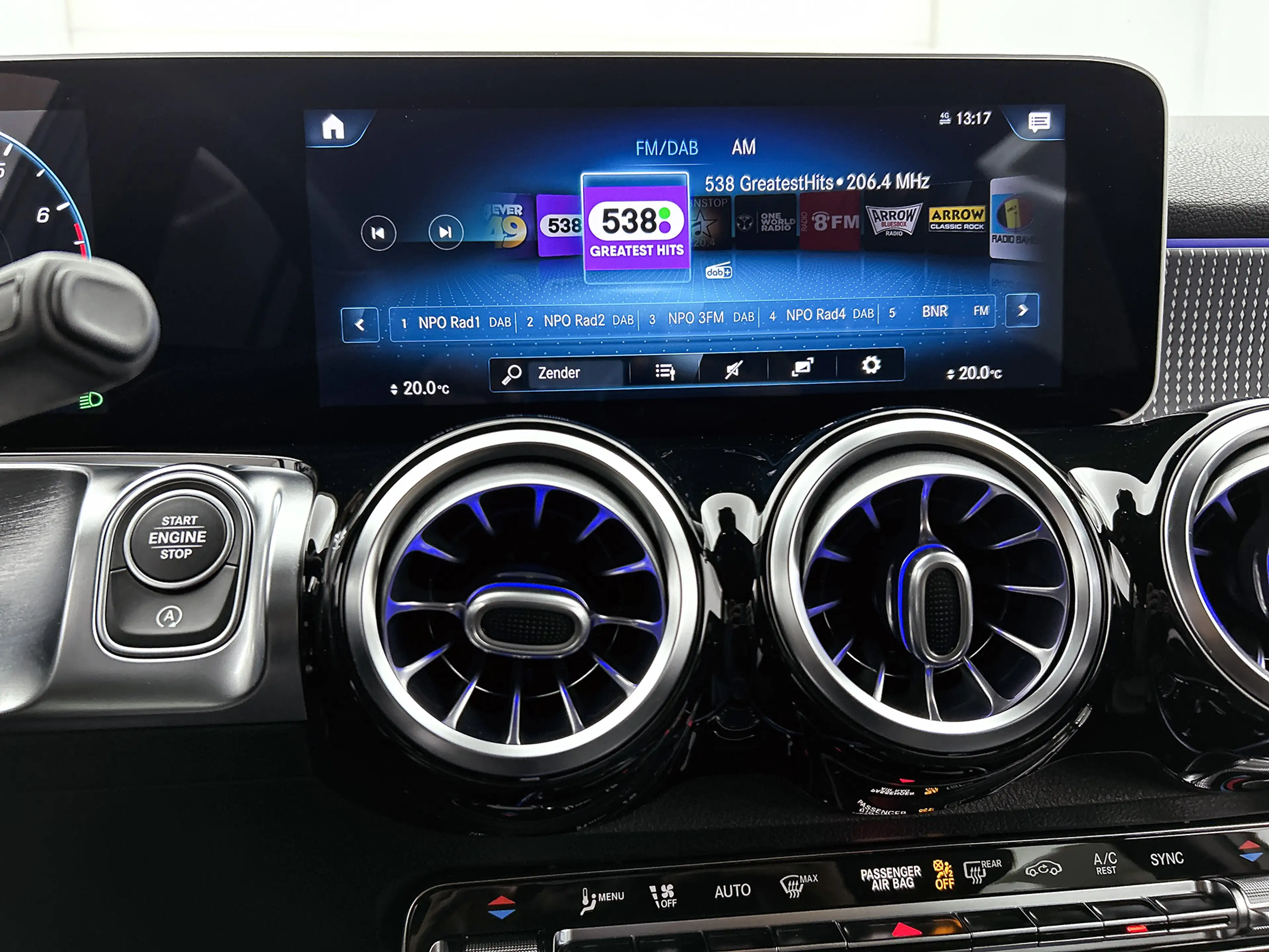 Mercedes-Benz GLB 200 Progressive | Sfeerverlichting | CarPlay | Augment — photo 9
