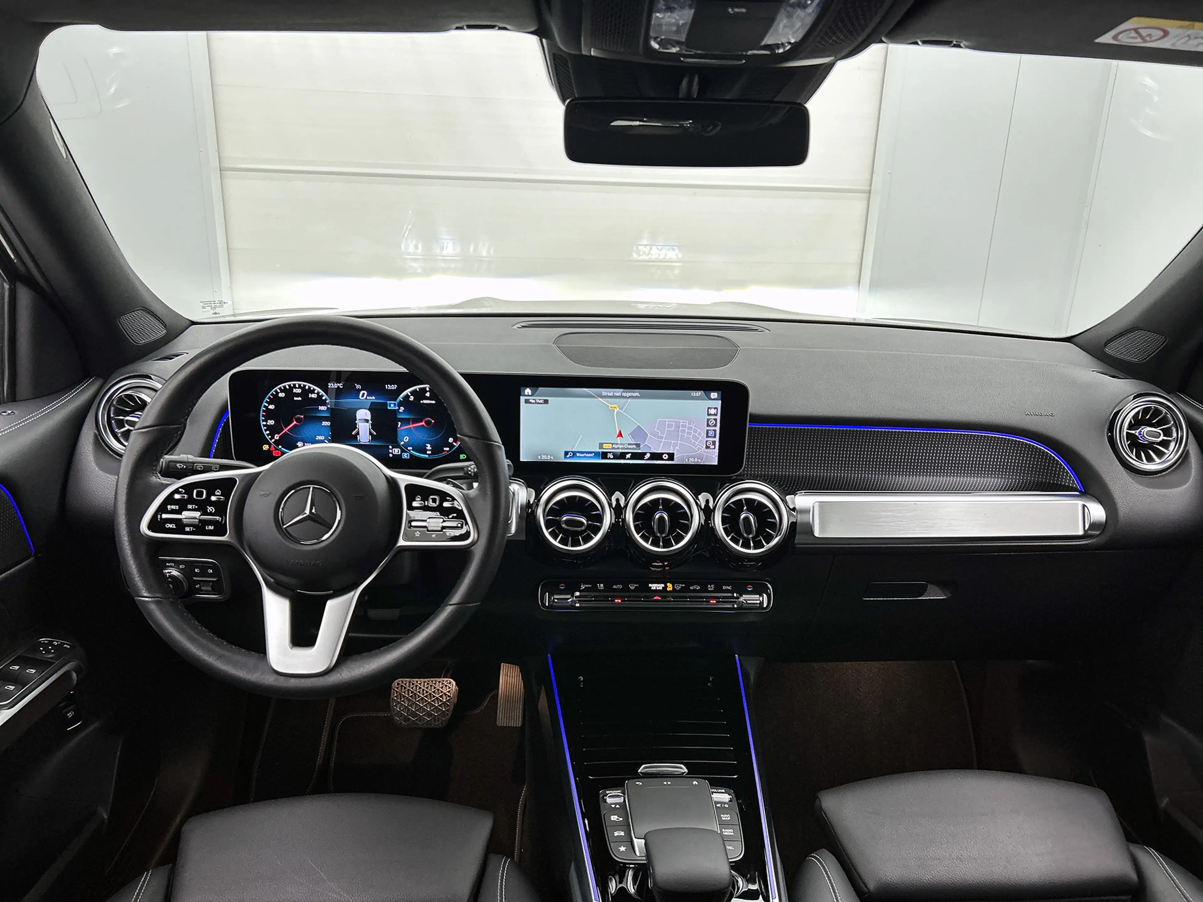 Mercedes-Benz GLB 200 Progressive | Sfeerverlichting | CarPlay | Augment — photo 4