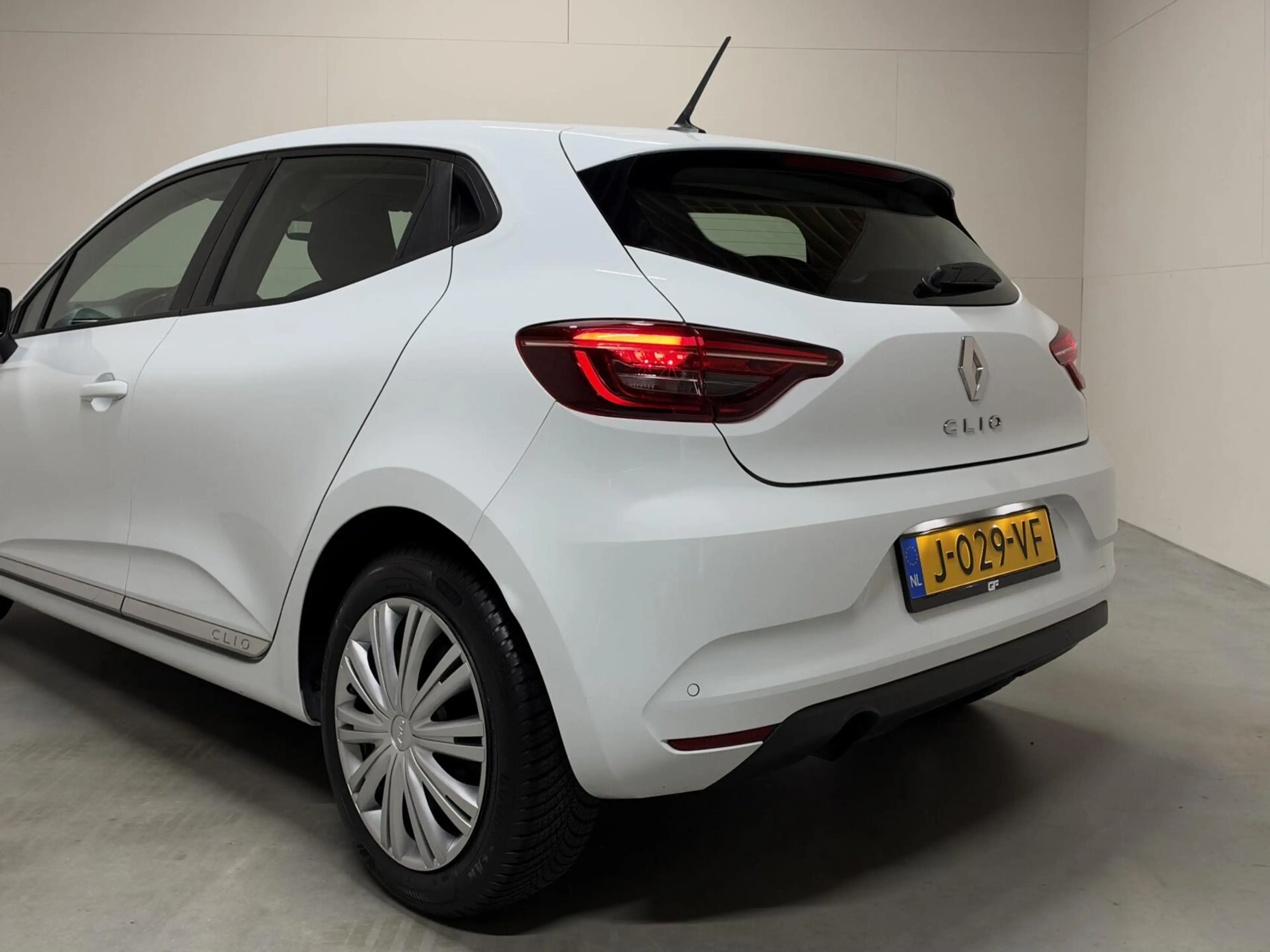 Renault Clio 1.0 TCe Life Airco Cruise Carplay PDC NAP — photo 40