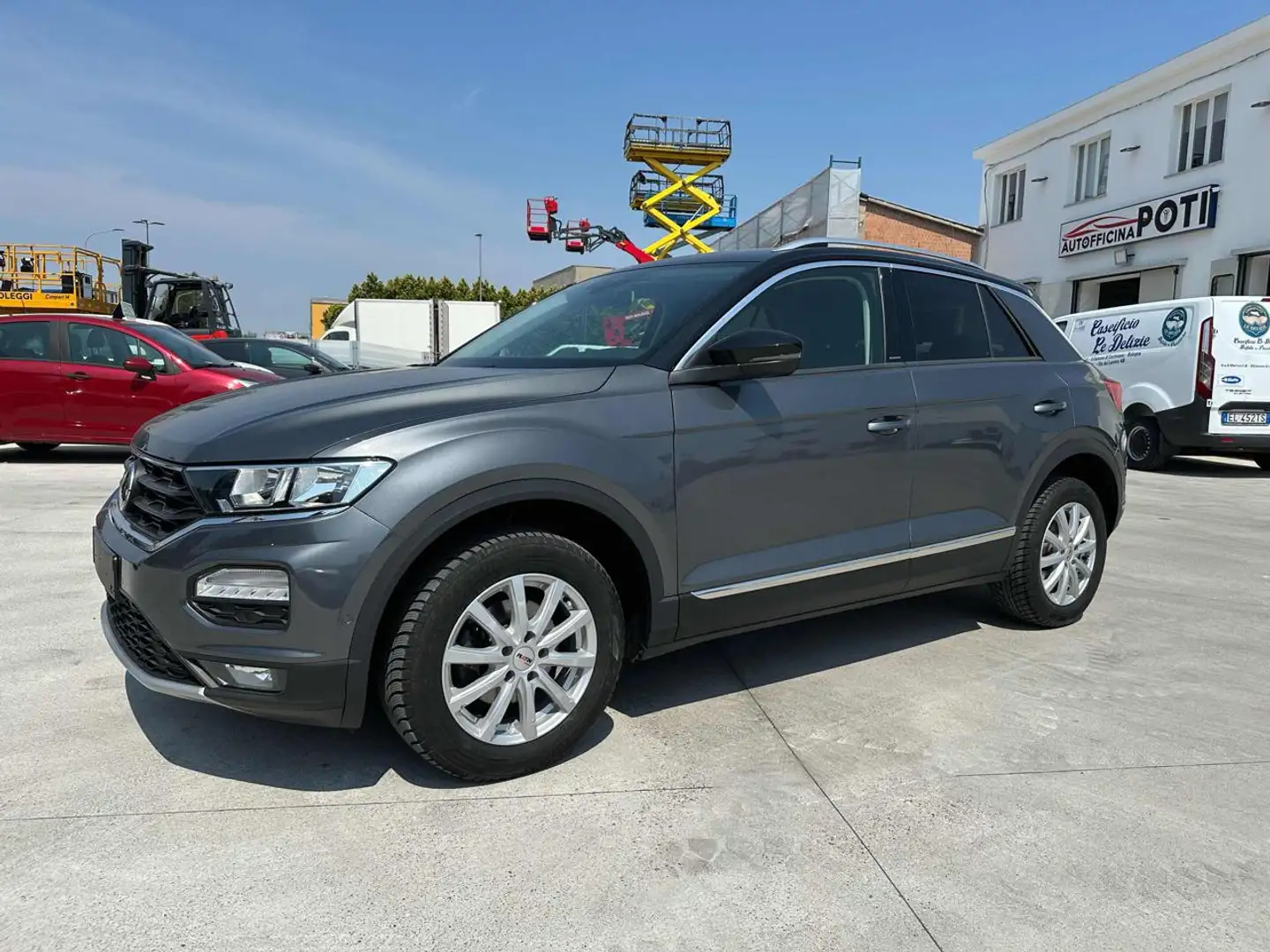 Volkswagen T-Roc 1.5 TSI ACT Advanced BlueMotion Technology Grijs - 1