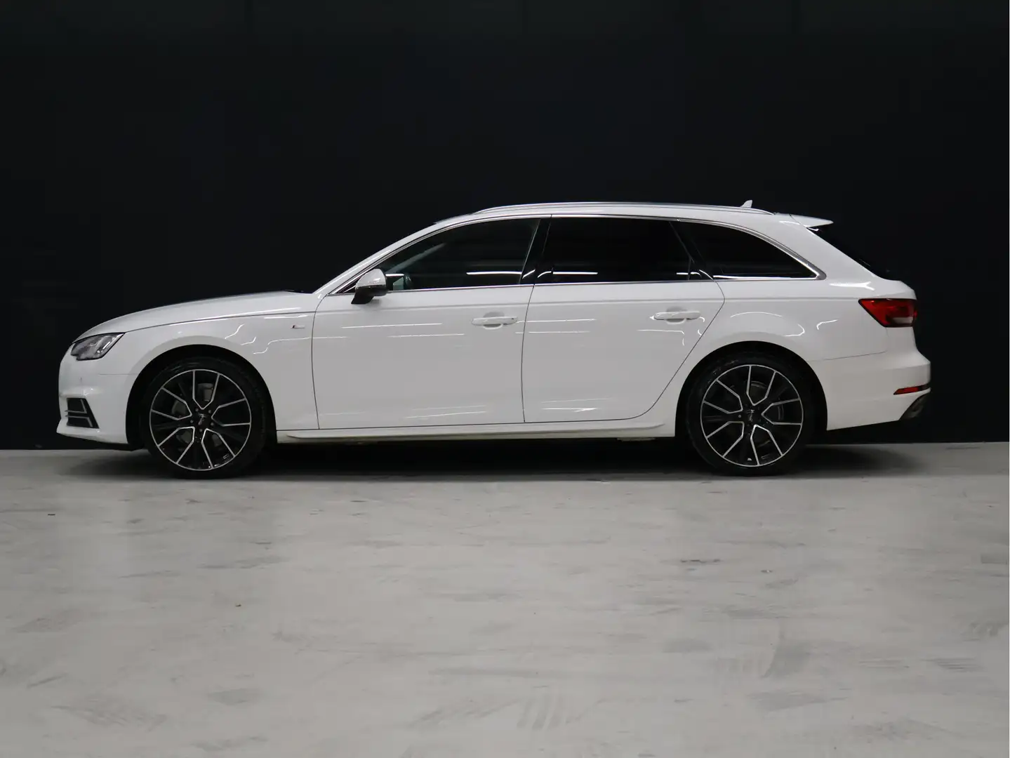 Audi A4 Avant 1.4 TFSI Sport S line black edition [DIGITAL Blanco - 2