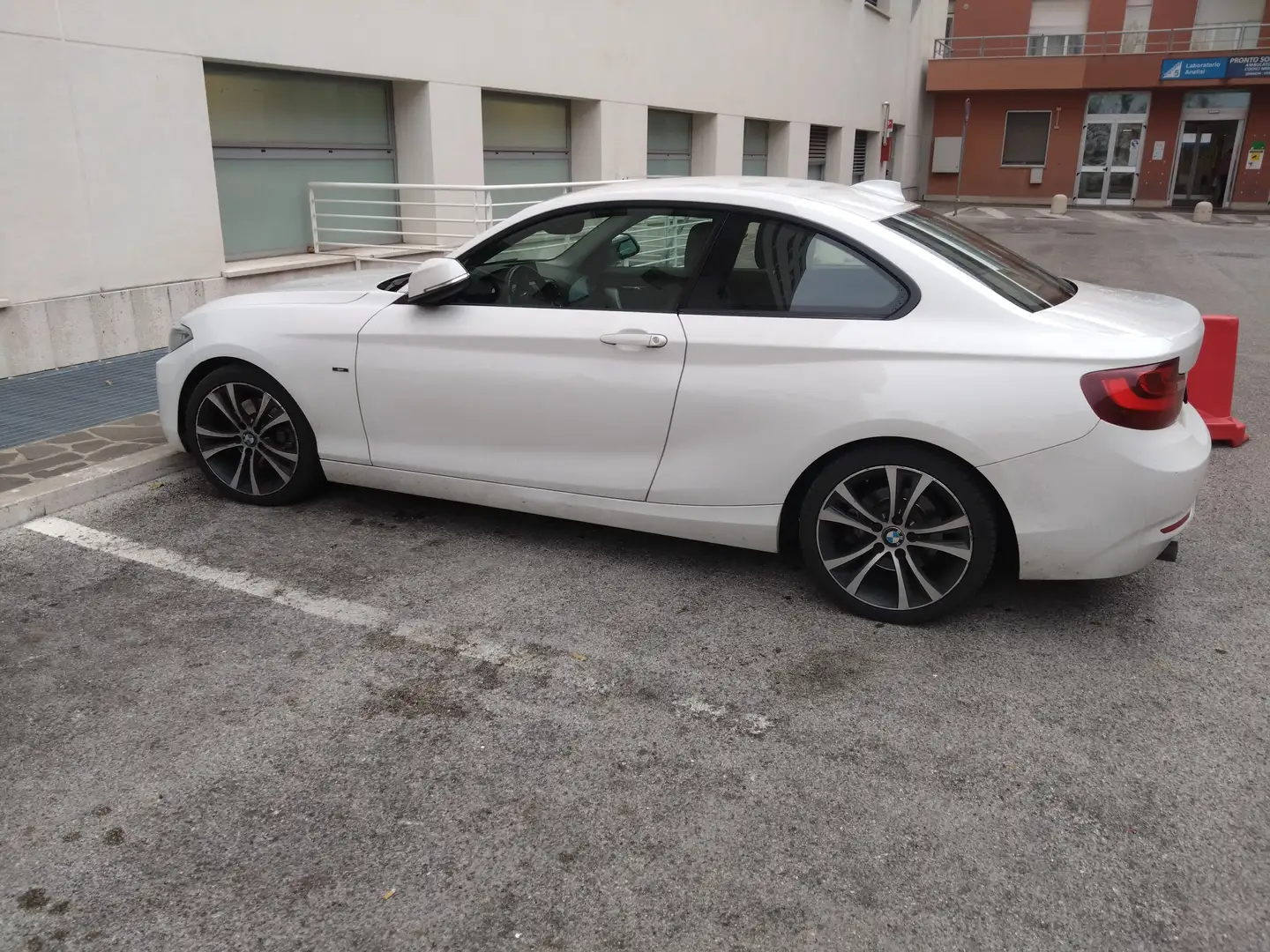 BMW 220 Serie 2 F22 Coupe 220d Coupe Sport 184cv Bianco - 1