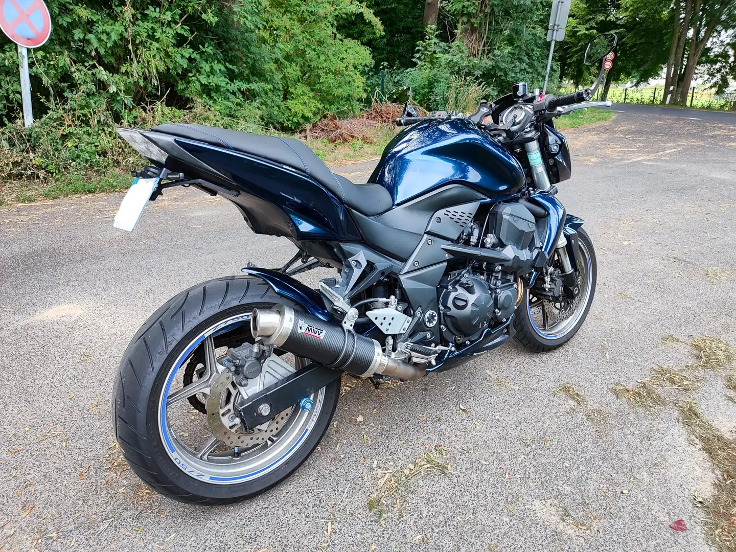 Kawasaki Z 750 Blau - 2
