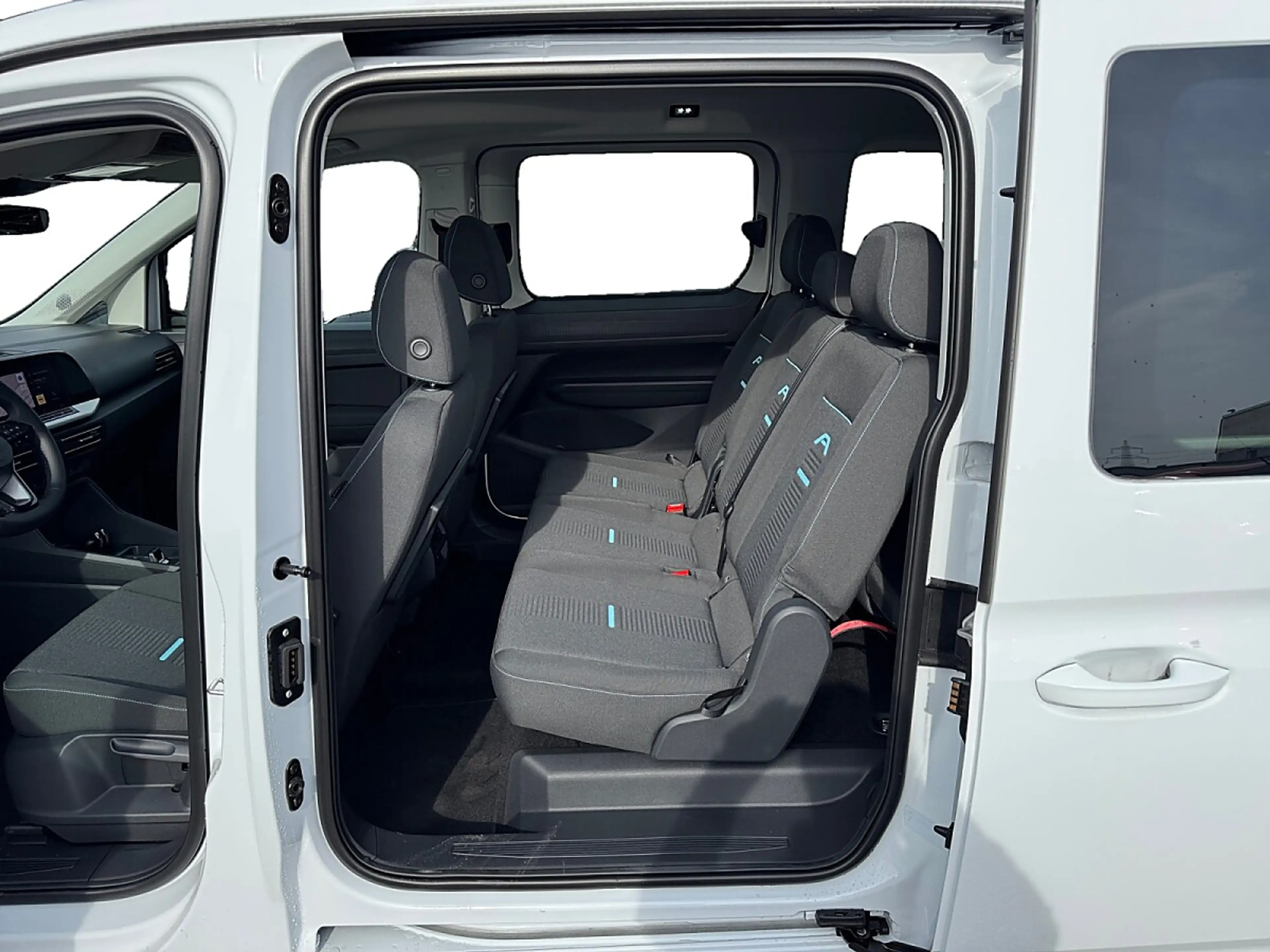 Ford Grand Tourneo Connect 2,0 EcoBlue L2 Active Aut. — photo 13