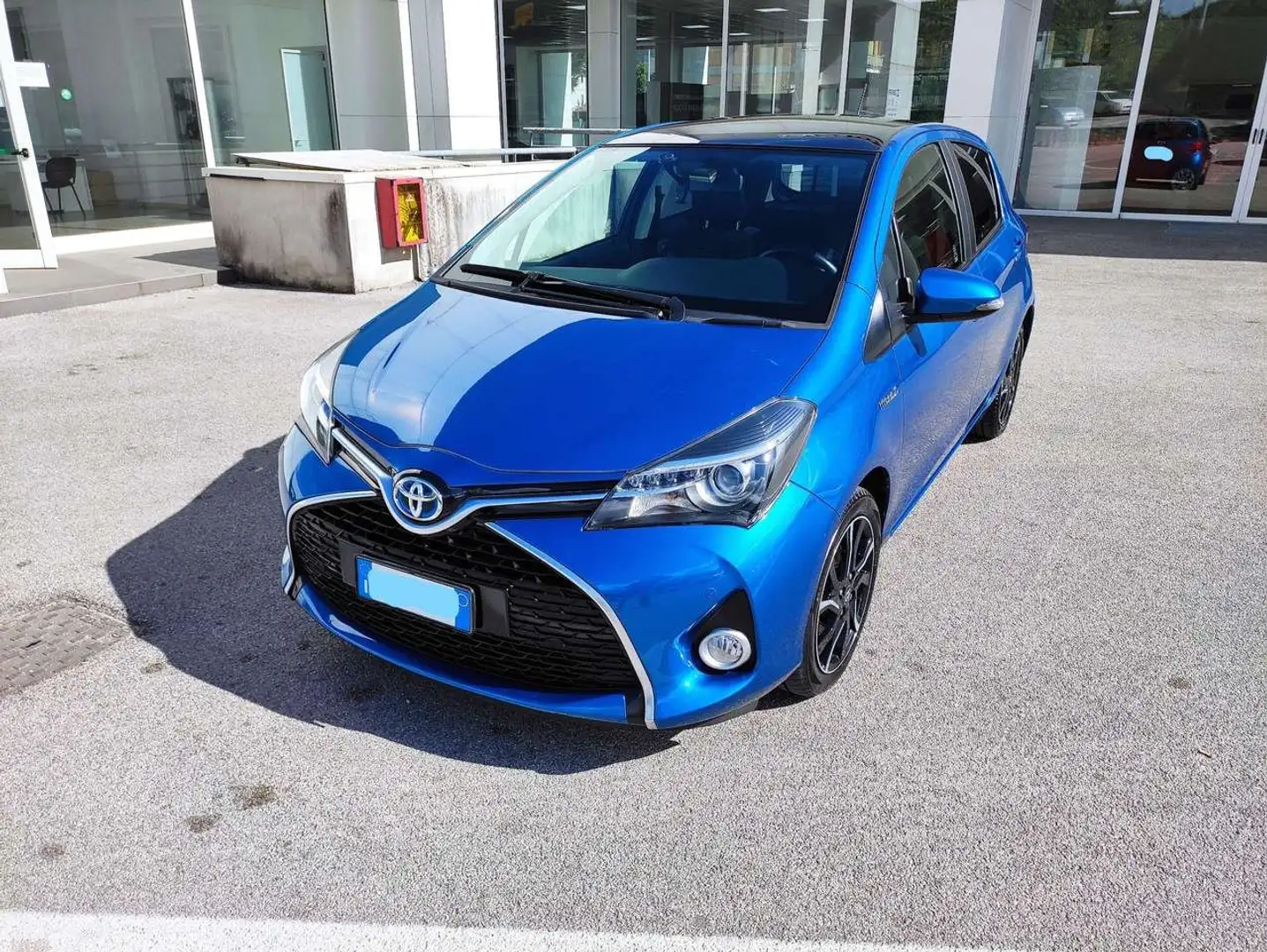 Toyota Yaris Yaris III 2015 5p 1.5h Lounge Blu/Azzurro - 2