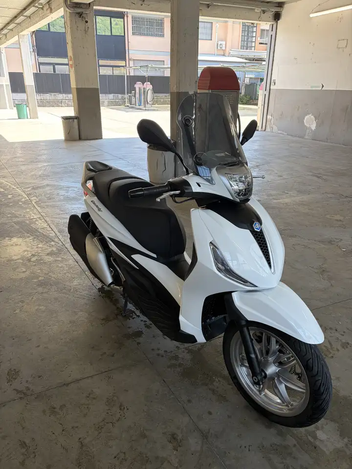 Piaggio Beverly 400