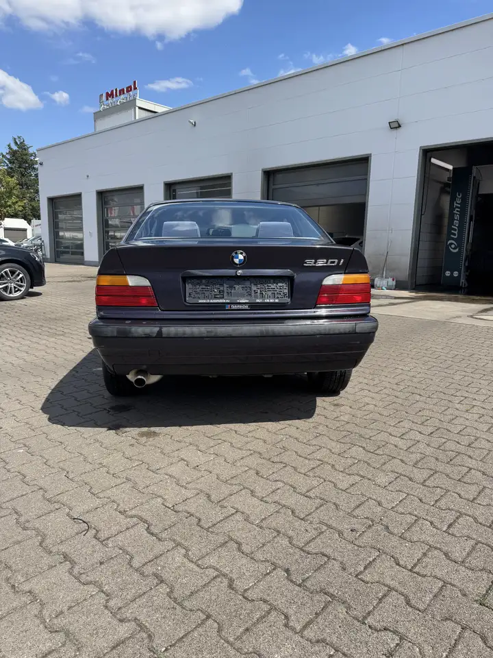 BMW 320i, foto 5