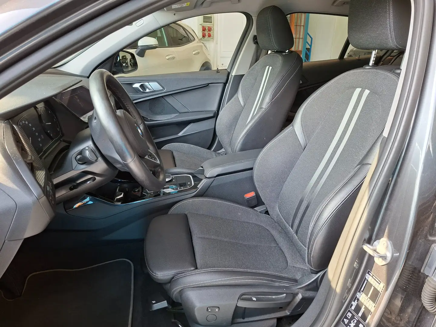 BMW 120 Serie 1 F40 120d xdrive Sport auto Grigio - 2