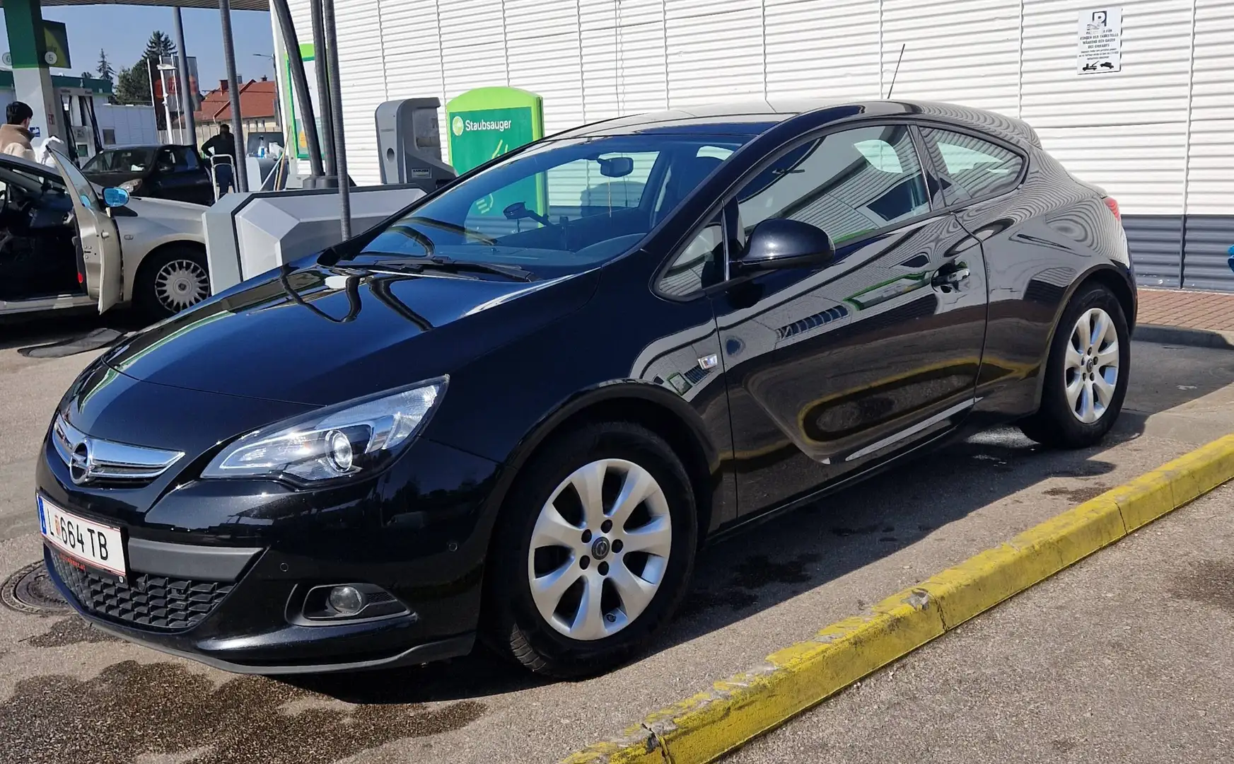 Opel Astra Astra GTC 1,4 Turbo Ecotec Sport Start/Stop System Sport Schwarz - 2