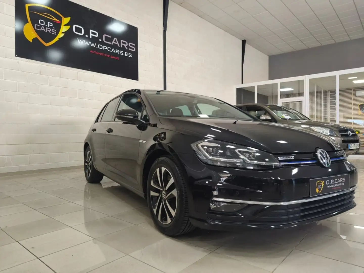 Volkswagen Golf 1.5 TSI R-Line 96kW Schwarz - 2