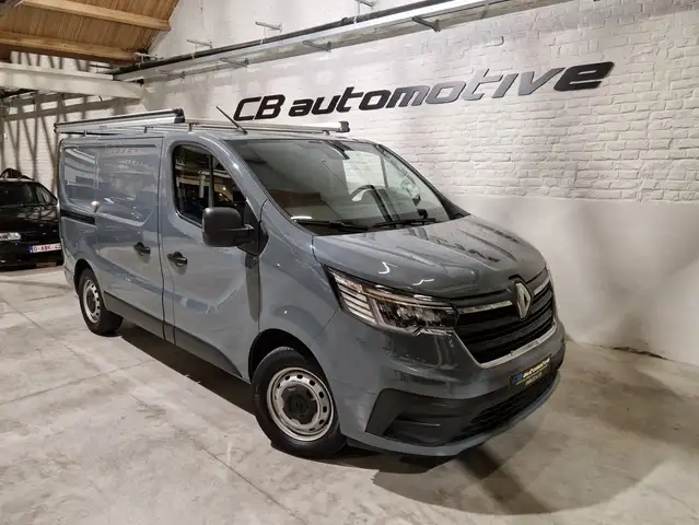 Renault Trafic met dakrek