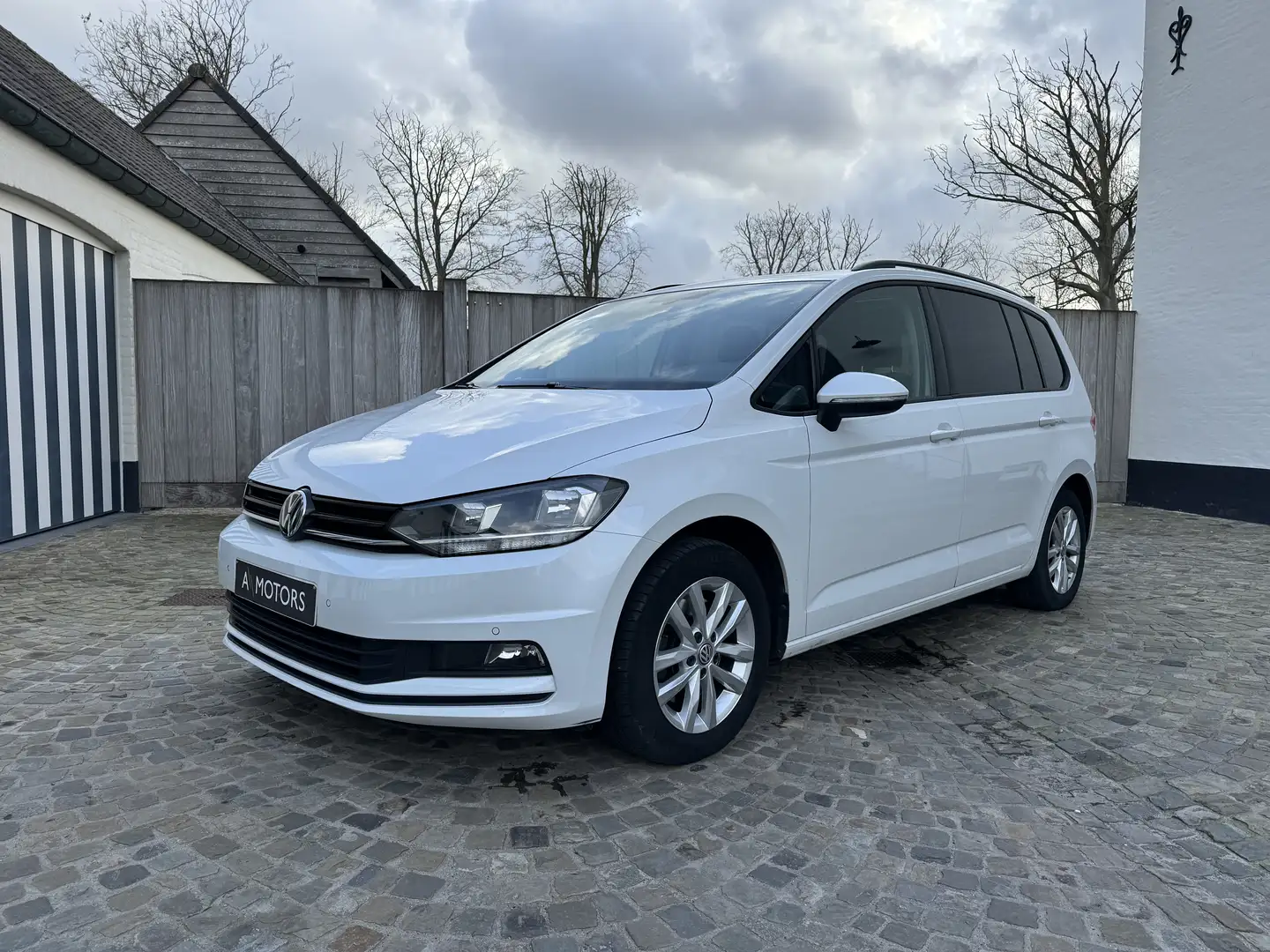 VOLKSWAGEN Touran