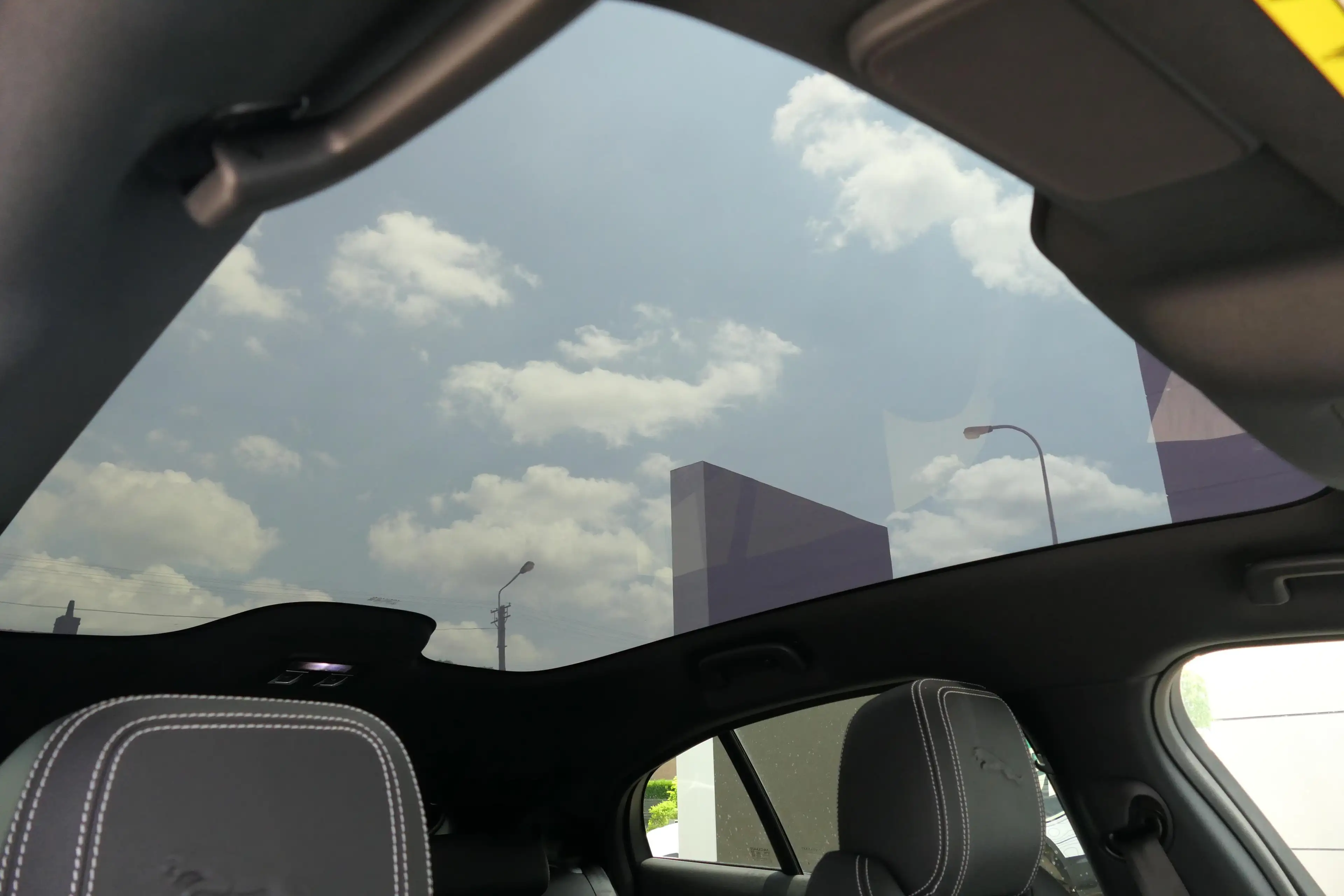 Jaguar I-Pace EV400 R-Dynamic SE | PANO | AIR SUSP | ACC — photo 13