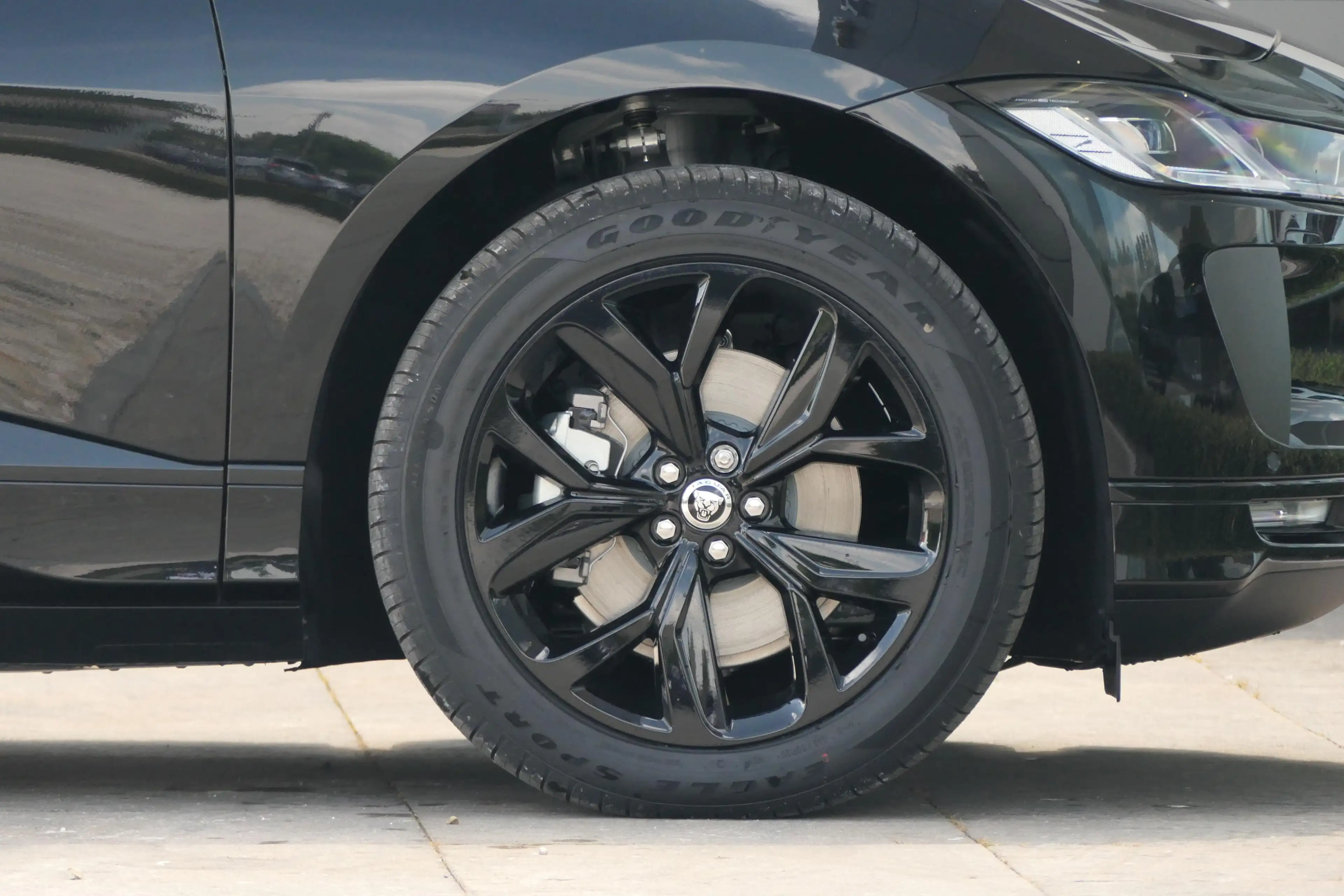 Jaguar I-Pace EV400 R-Dynamic SE | PANO | AIR SUSP | ACC — photo 9