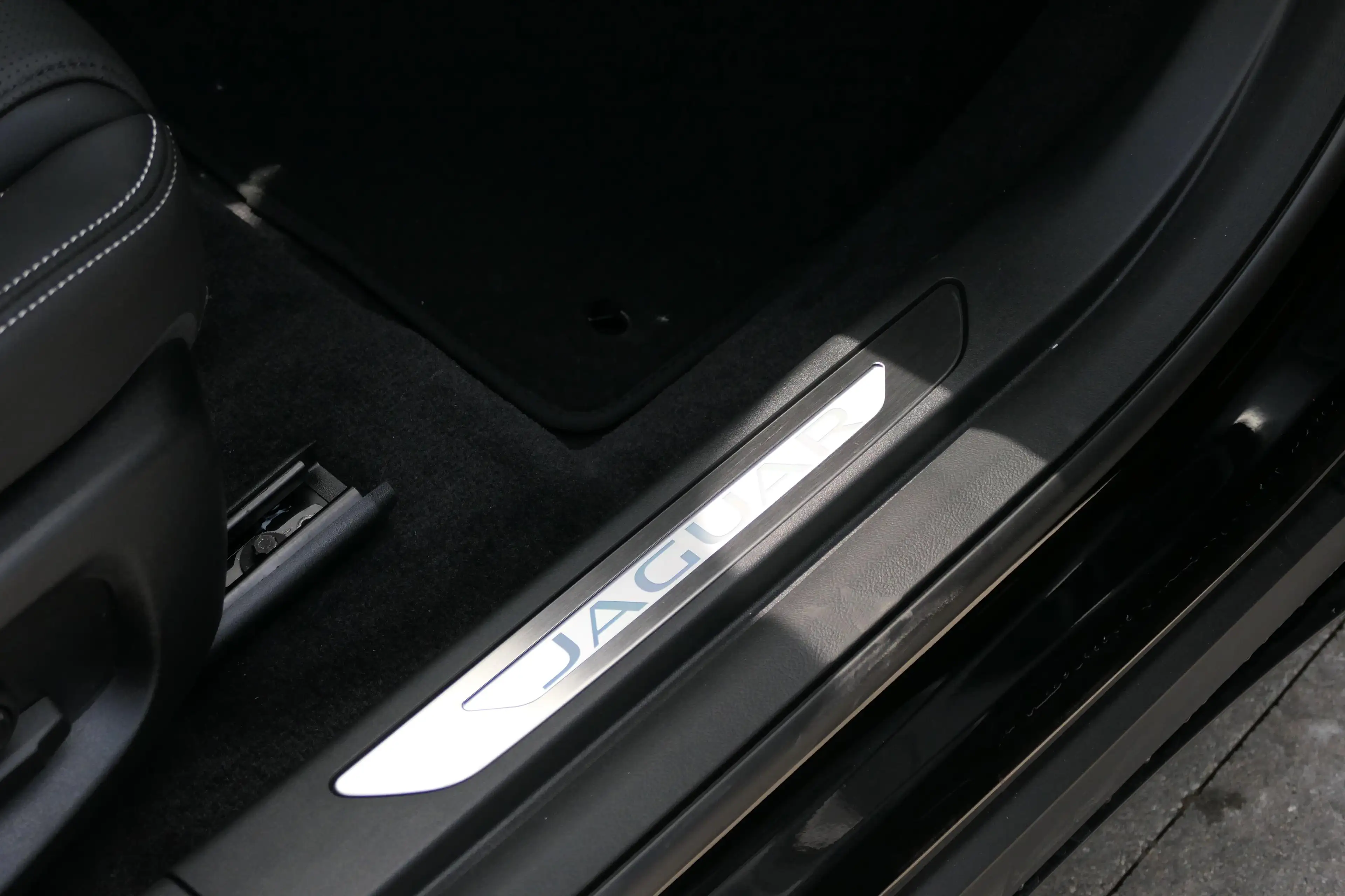 Jaguar I-Pace EV400 R-Dynamic SE | PANO | AIR SUSP | ACC — photo 12