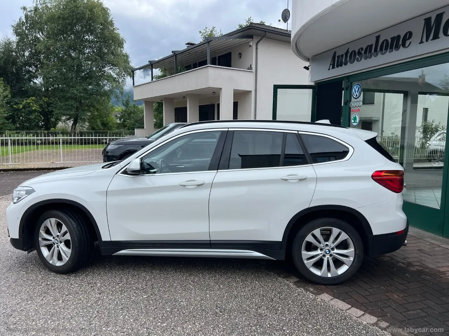 BMW X1 sDrive18d Advantage PELLE Blanc - 2