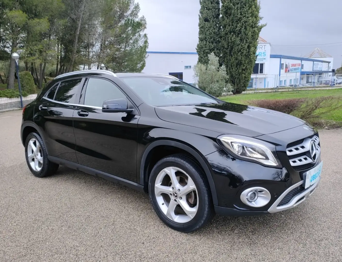 Mercedes-Benz GLA 200 d Noir - 2