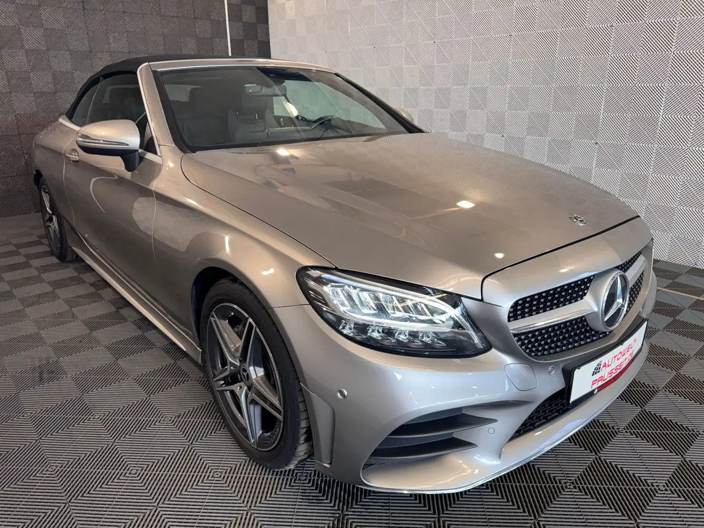 Mercedes-Benz C 180 *AMG-LINE*SHZ-APPLE-R.KAM-LED-NAVI-AIRSCARF Silber - 1