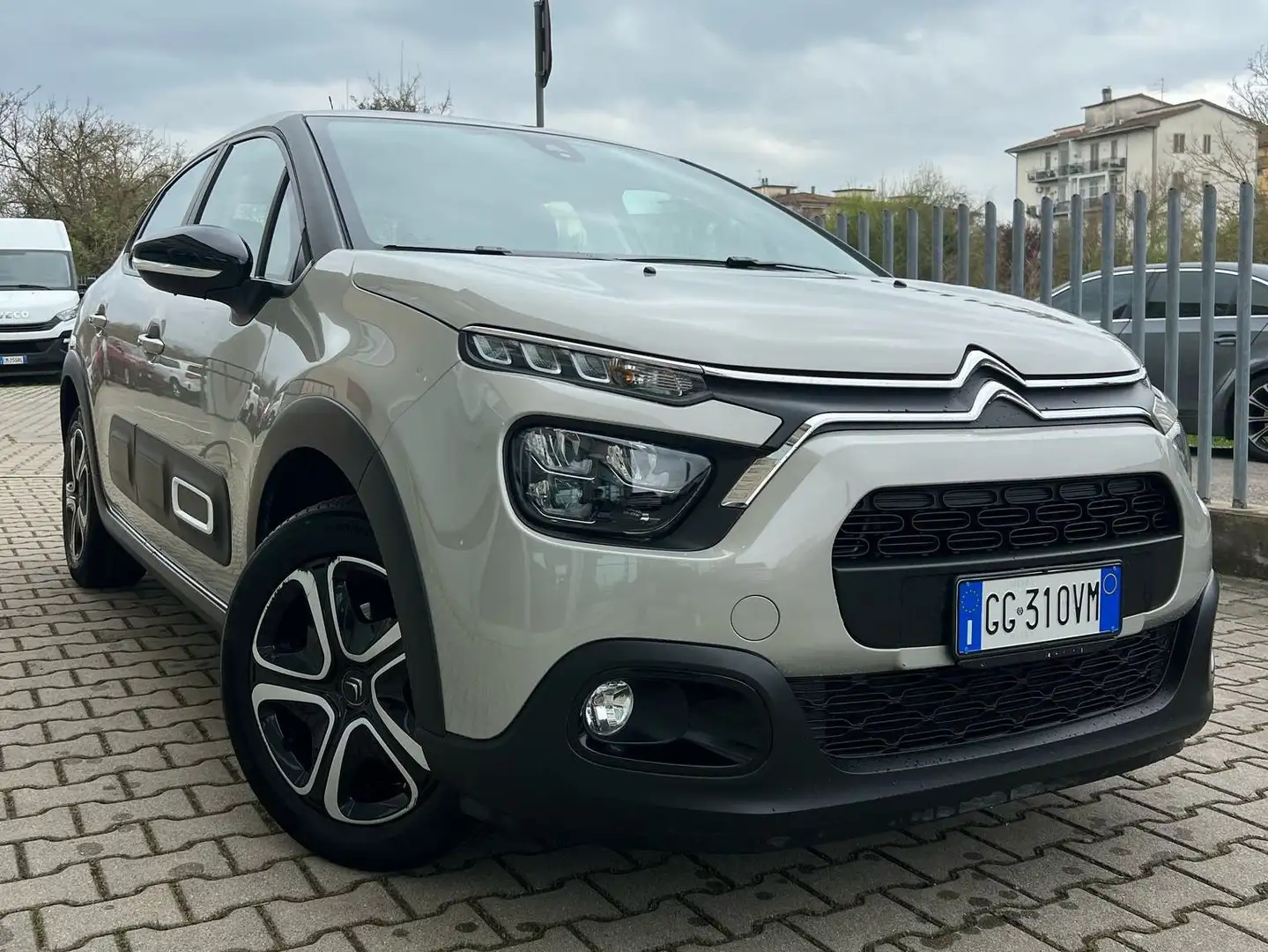 Citroen C3 C3 1.2 puretech Feel Pack s Beige - 1