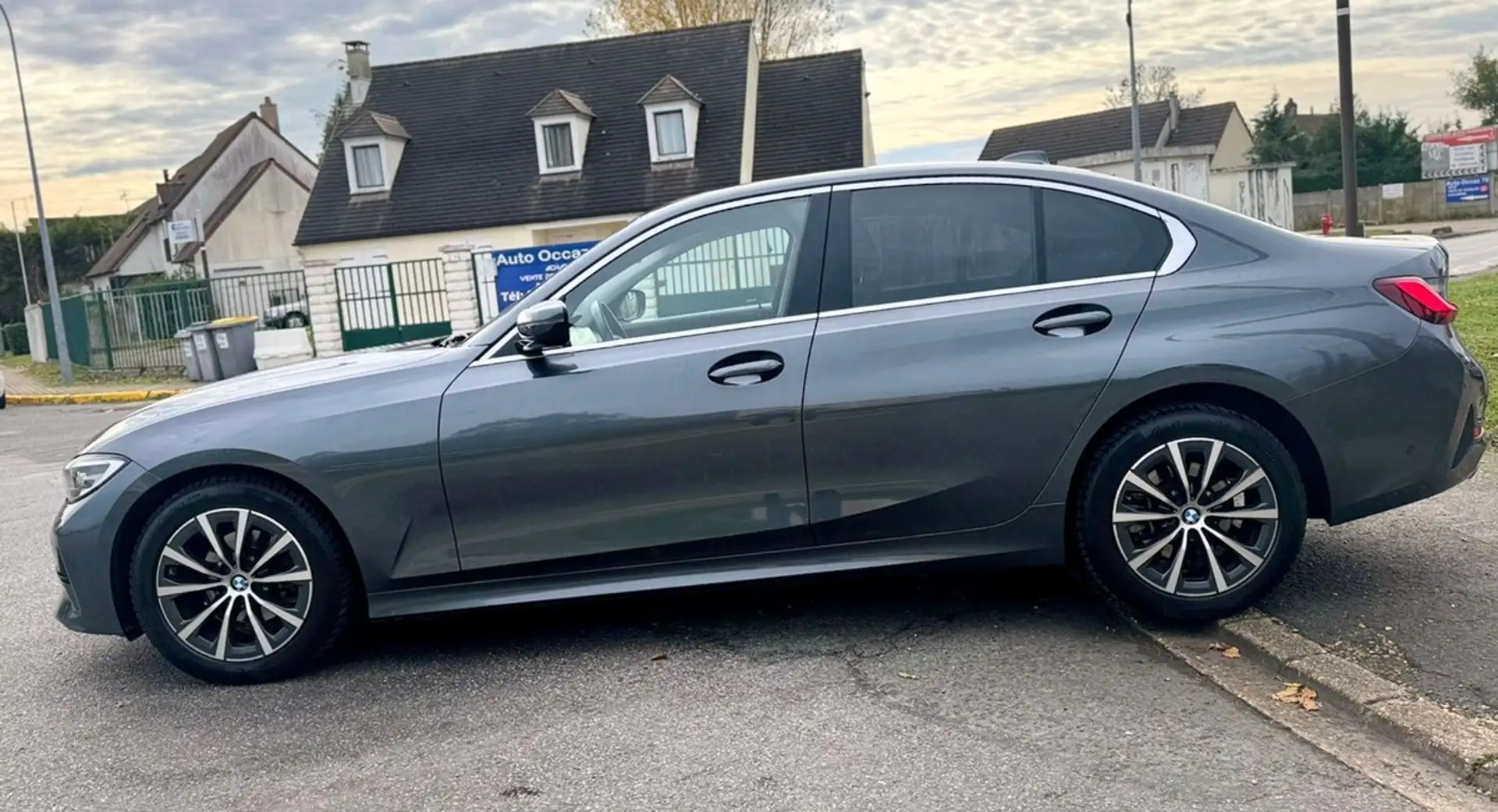 BMW 316 Berline 316 d Lounge 2.0 120CV BVA8 20000HT ENTRETIEN A JOUR TBEG Gris - 2