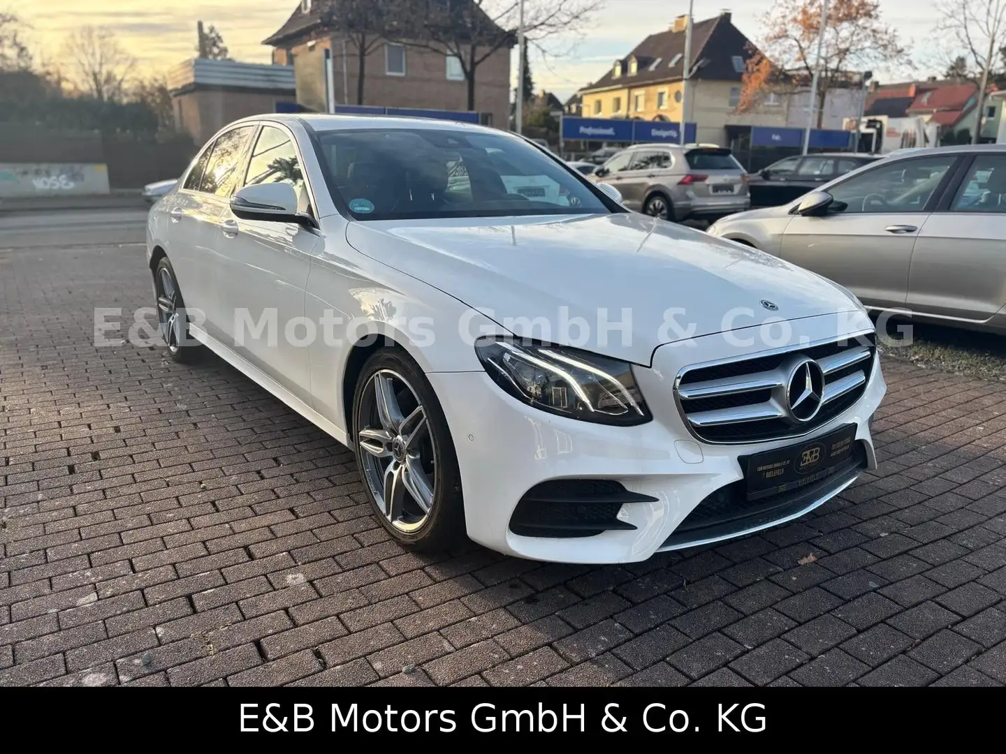 Mercedes-Benz E 200 d AMG Line Blanc - 2
