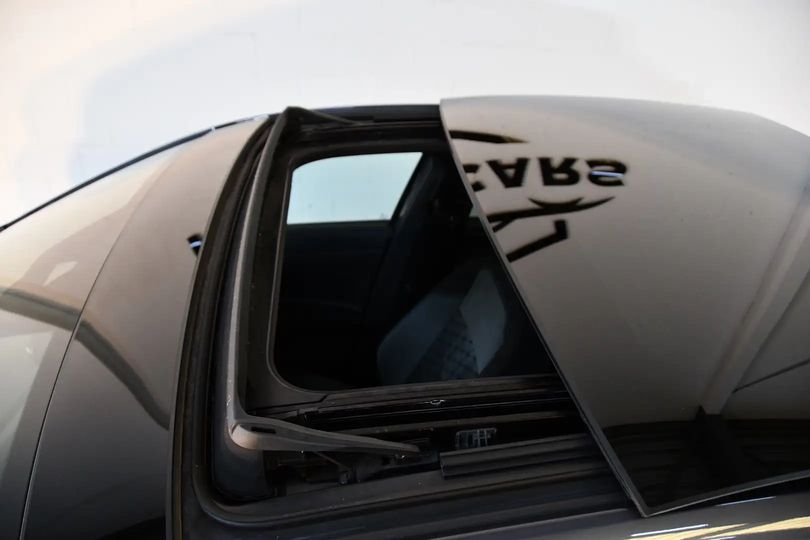 Volkswagen Taigo 1.5 R-Line Schuifkanteldak, Apple Carplay Gris - 2