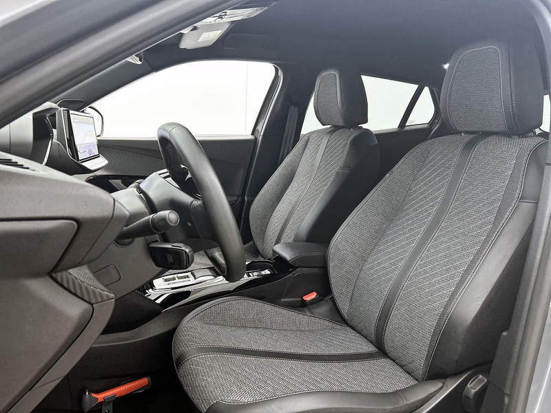 Peugeot e-2008 SUV EV Allure Avantage 54 kWh 156pk | 406km WLTP A — photo 11