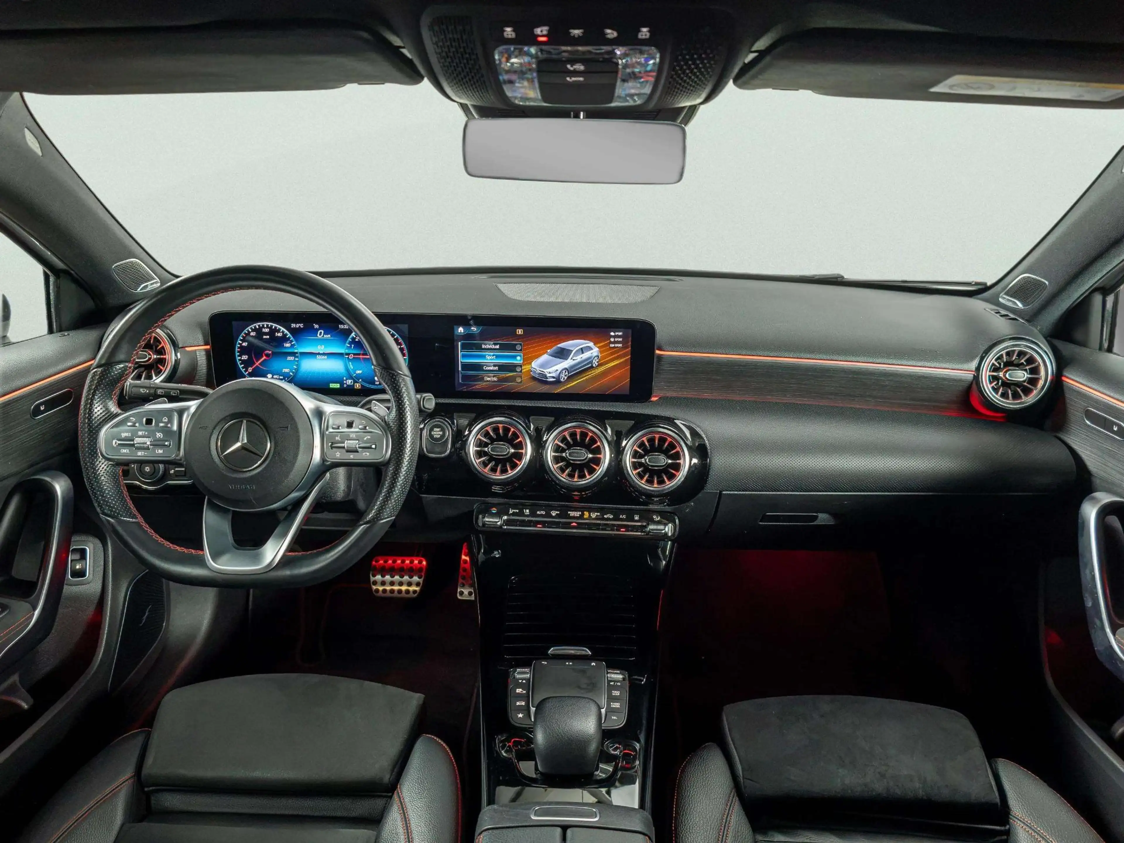Mercedes-Benz A 250 Hatchback e Premium Plus | Trekhaak — photo 3