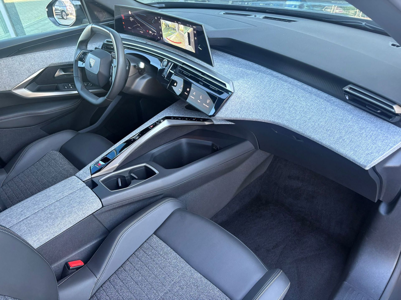 Peugeot 5008 1.2 Hybrid 145pk Allure 7 Pers. Automaat / 360 Cam — photo 36